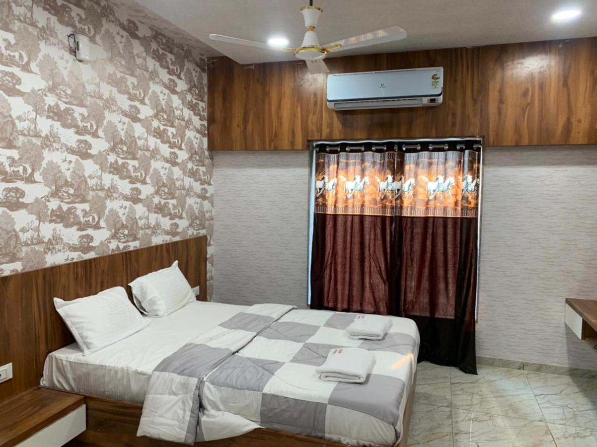 Viramgam Kesar Hotel מראה חיצוני תמונה