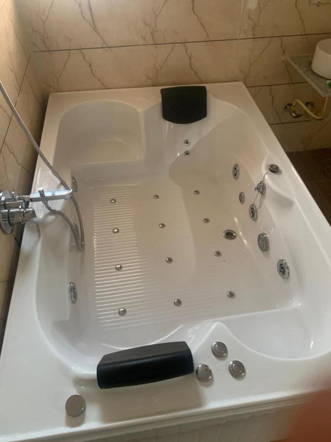 Viramgam Kesar Hotel מראה חיצוני תמונה