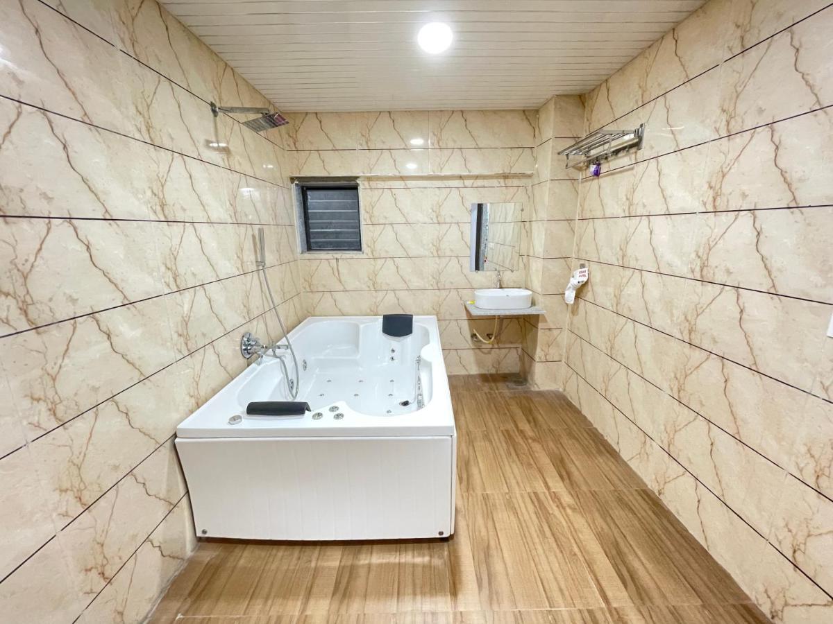 Viramgam Kesar Hotel מראה חיצוני תמונה