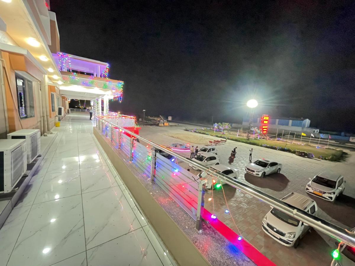 Viramgam Kesar Hotel מראה חיצוני תמונה
