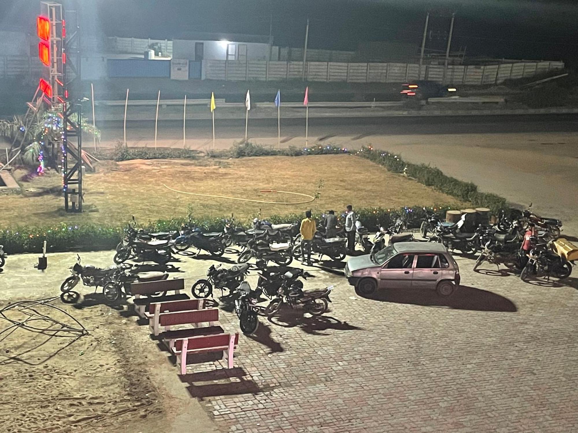 Viramgam Kesar Hotel מראה חיצוני תמונה