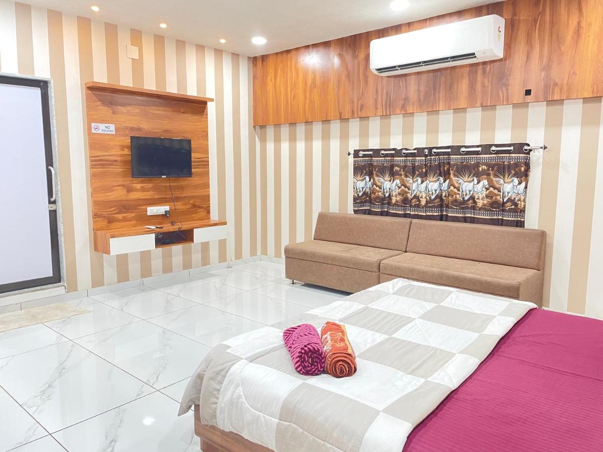 Viramgam Kesar Hotel מראה חיצוני תמונה